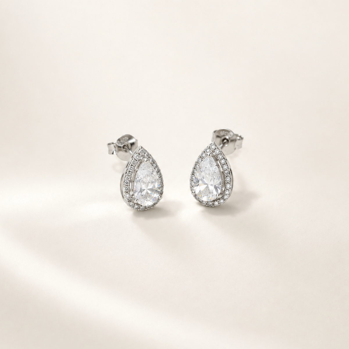 Lumière Pear Stud Earrings