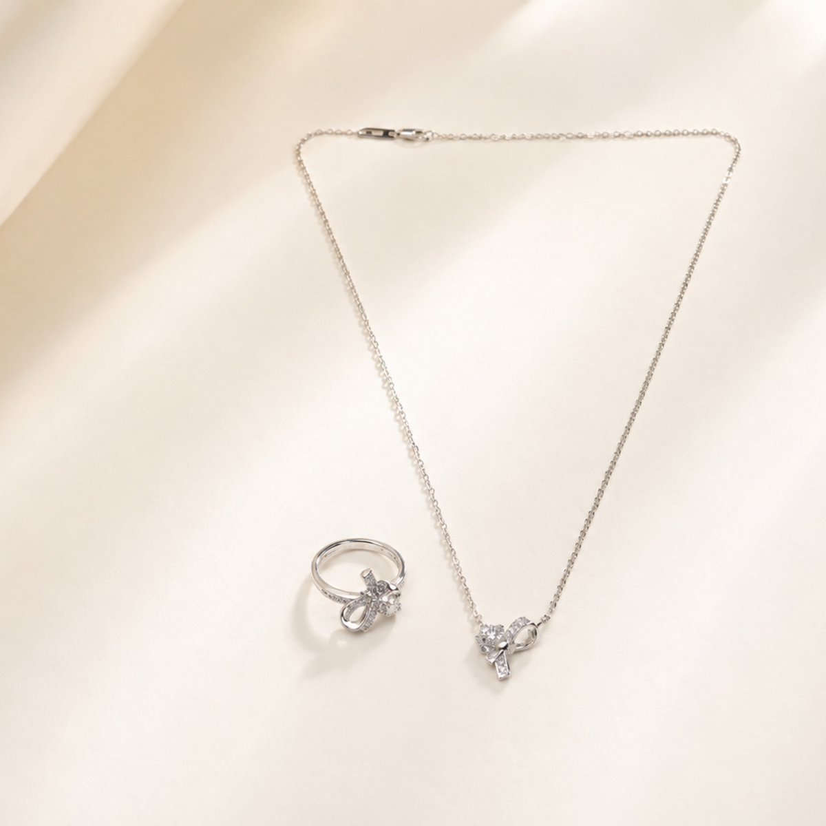 Étoile moissanite necklace and ring set in rhodium-plated 925 sterling silver
