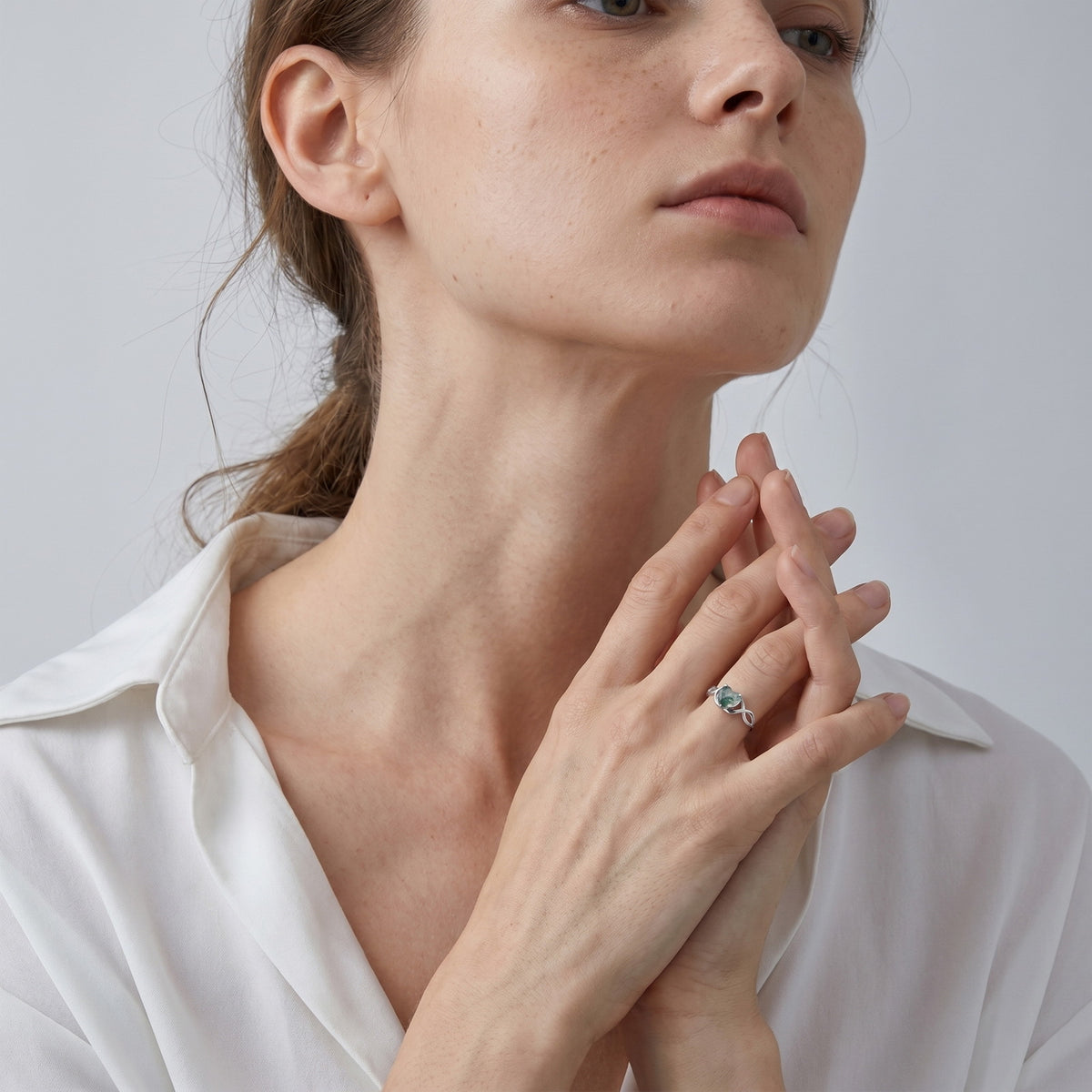 Moss Twist Ring detail and styling image by Avelune Collection