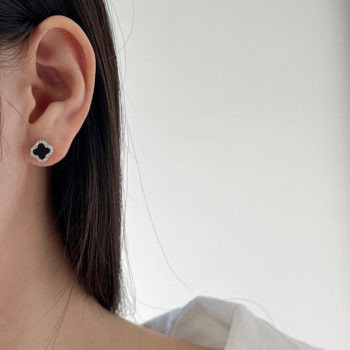 Onyx Clover Studs