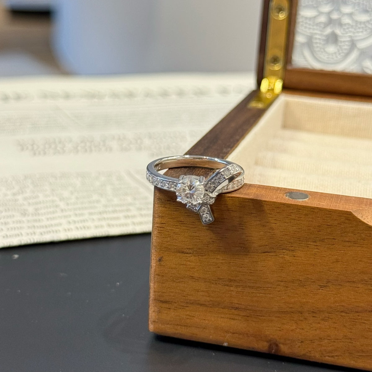 Étoile Moissanite Ring