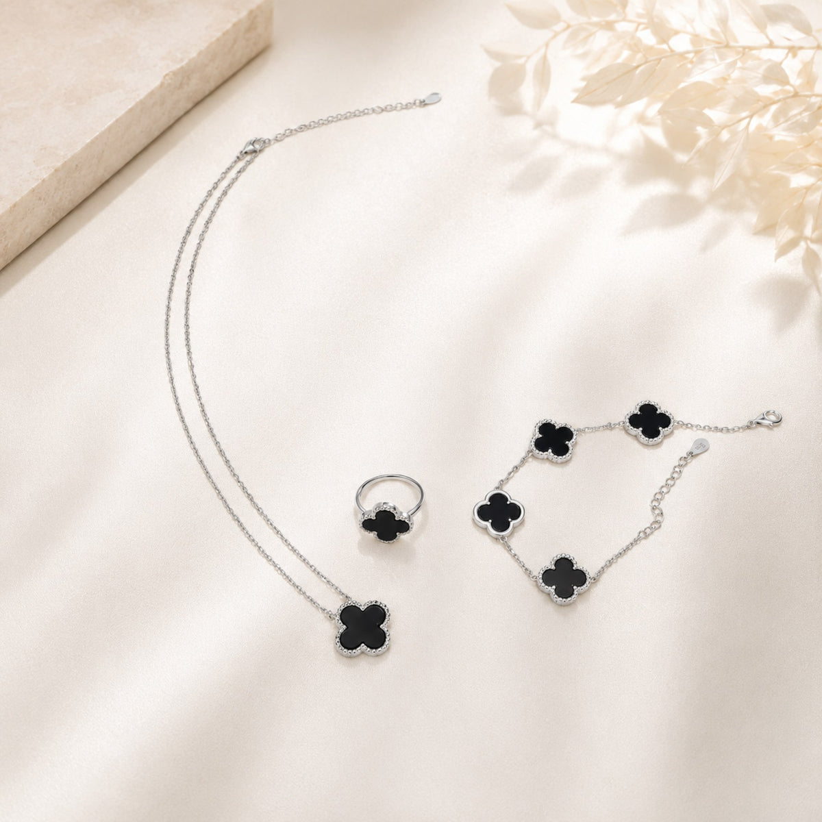 Onyx Clover Collection - Bracelet