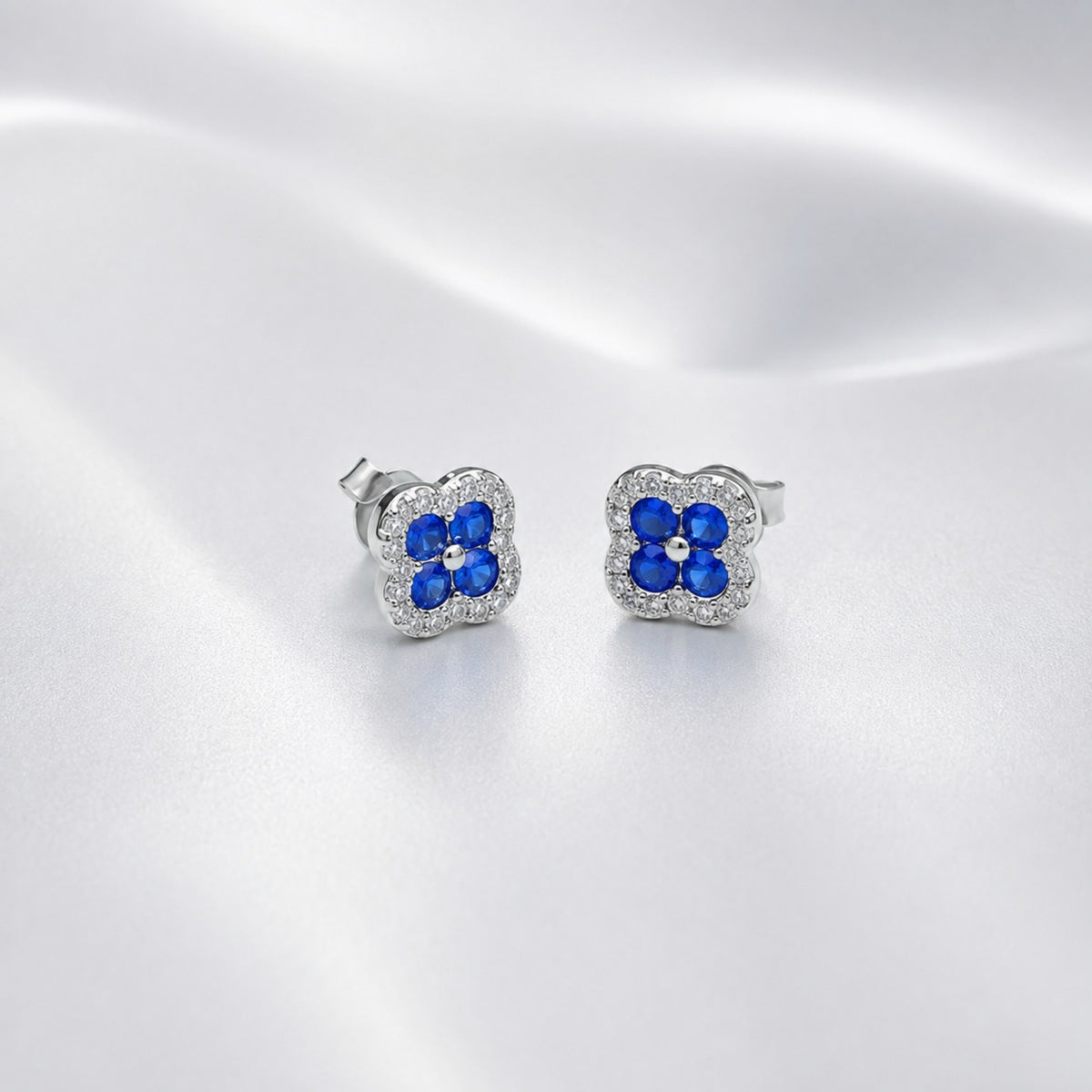Sapphire Clover Studs - Avelune